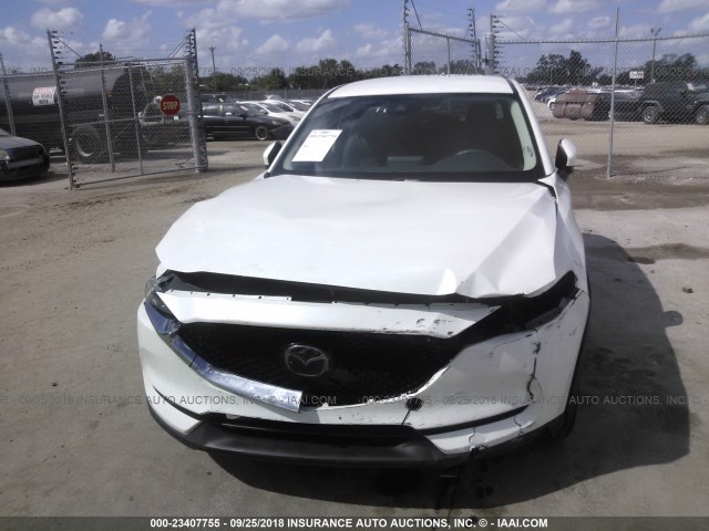 JM3KFACM6J1326934 - 2018 MAZDA CX-5 TOURING WHITE photo 6