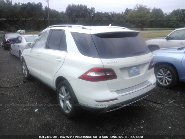 4JGDA5HB8CA027619 - 2012 MERCEDES-BENZ ML 350 4MATIC WHITE photo 3