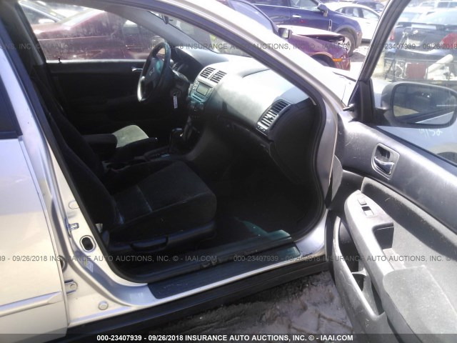 1HGCM56116A011415 - 2006 HONDA ACCORD VALUE SILVER photo 5