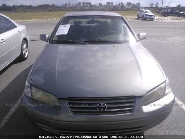 4T1BF28K4XU081348 - 1999 TOYOTA CAMRY LE/XLE GRAY photo 6