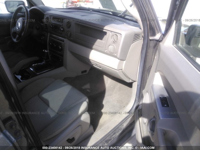 1J8HG48K56C195119 - 2006 JEEP COMMANDER Qara foto 5