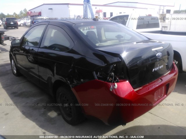 1FAHP32N98W260520 - 2008 FORD FOCUS S/SE BLACK photo 3