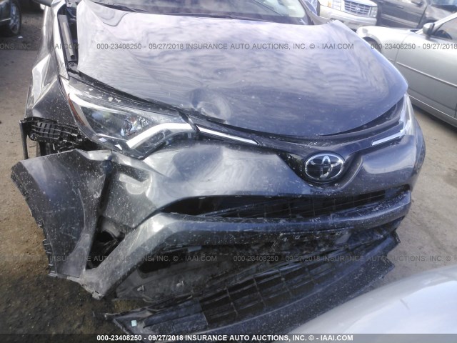 2T3RFREV8JW790207 - 2018 TOYOTA RAV4 ADVENTURE/XLE 灰色 照片 6