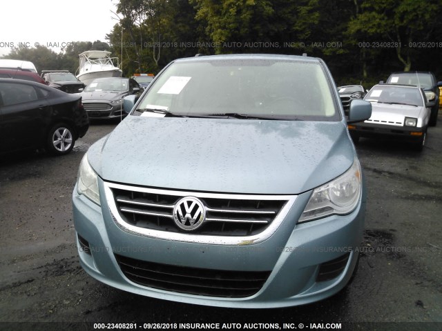 2V8HW341X9R582637 - 2009 VOLKSWAGEN ROUTAN SE BLUE photo 6