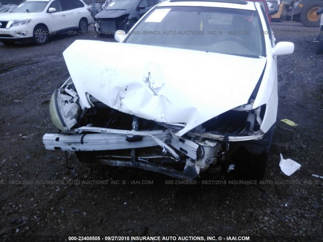 JTDBE32K140285162 - 2004 TOYOTA CAMRY LE/XLE Ақ фото 6