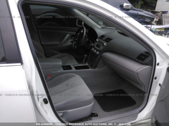4T1BE46K87U719070 - 2007 TOYOTA CAMRY NEW GENERAT CE/LE/XLE/SE WHITE photo 5