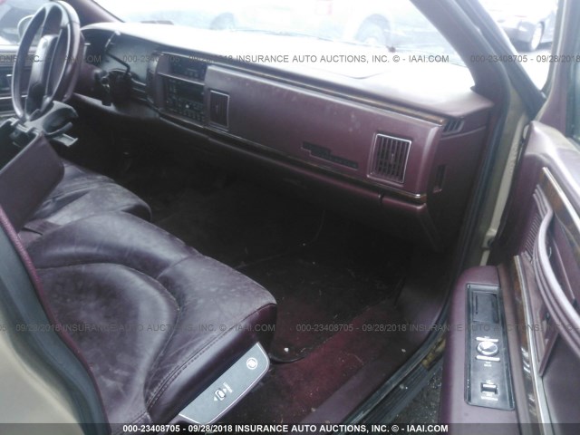 1G4BR82P4TR410805 - 1996 BUICK ROADMASTER LIMITED TAN photo 5