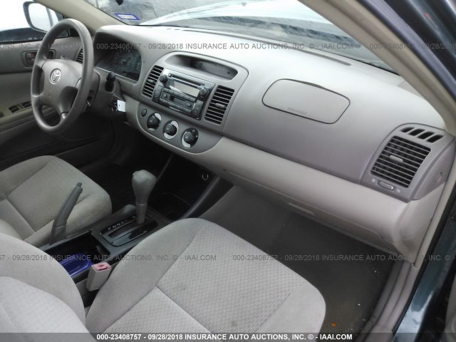 4T1BE32K02U630926 - 2002 TOYOTA CAMRY LE/XLE/SE GREEN photo 5