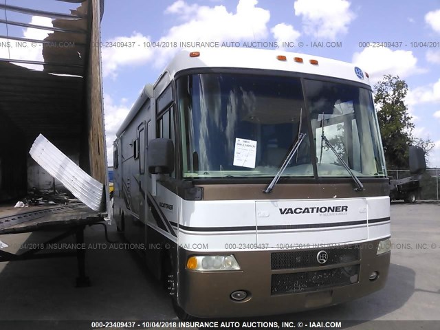 1FCNF53S210A13915 - 2002 HOLIDAY RAMBLER VACATIONER (F550)  WHITE photo 1