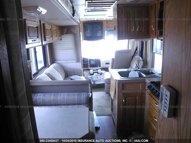 1FCNF53S210A13915 - 2002 HOLIDAY RAMBLER VACATIONER (F550)  白色 照片 5