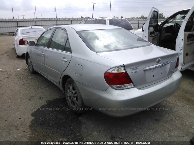 4T1BF32K36U115695 - 2006 TOYOTA CAMRY LE/XLE/SE SILVER photo 3