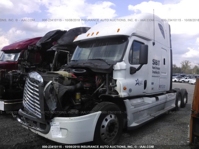 1FUJGLBG4CLBE5337 - 2012 FREIGHTLINER CASCADIA 125  WHITE photo 2