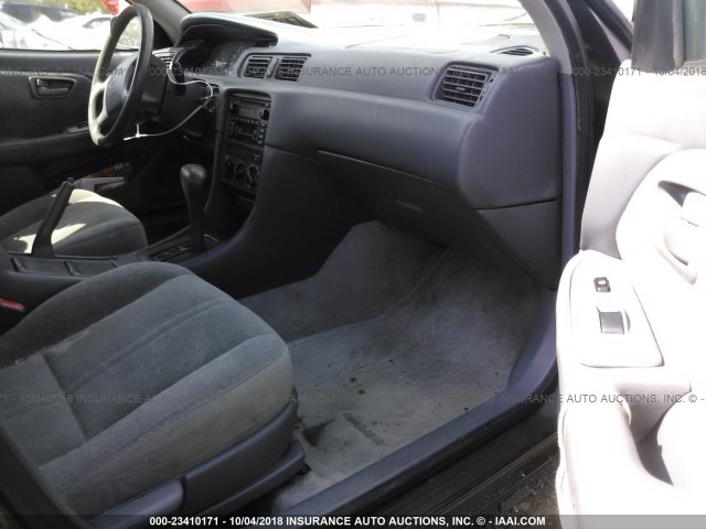 4T1BG22K91U858233 - 2001 TOYOTA CAMRY CE/LE/XLE 灰色 照片 5