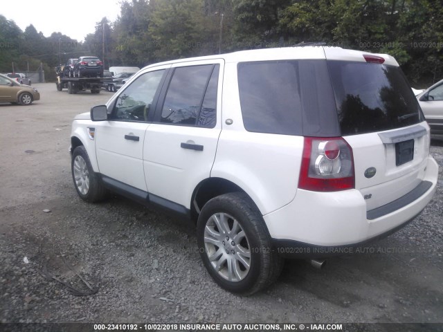 SALFP24NX8H048294 - 2008 LAND ROVER LR2 SE WHITE photo 3