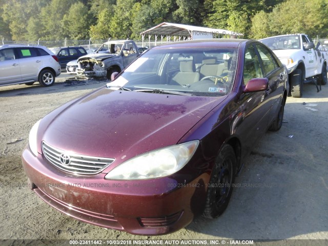 4T1BE32K95U076905 - 2005 TOYOTA CAMRY LE/XLE/SE RED photo 6