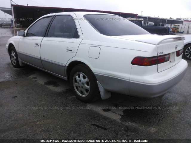 4T1BG22K7XU921869 - 1999 TOYOTA CAMRY CE/LE/XLE 白色 照片 3
