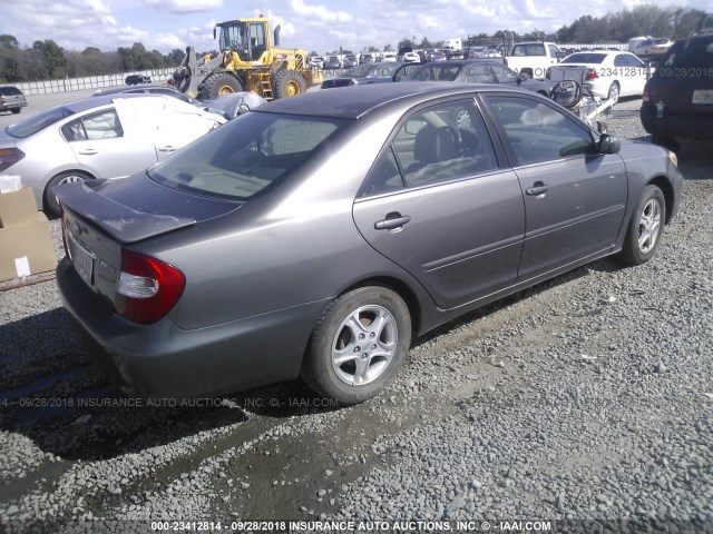 4T1BE32K42U517920 - 2002 TOYOTA CAMRY LE/XLE/SE Сұр фото 4