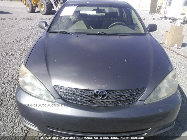4T1BE32K42U517920 - 2002 TOYOTA CAMRY LE/XLE/SE Сұр фото 6