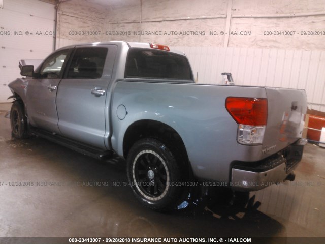 5TFHY5F13BX206352 - 2011 TOYOTA TUNDRA CREWMAX LIMITED GRAY photo 3