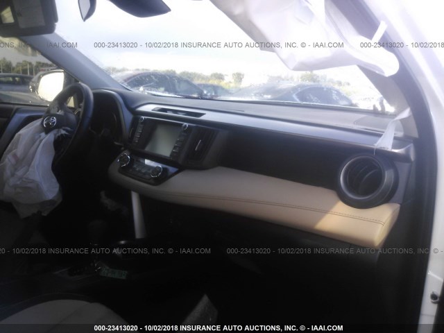 JTMWFREV9JJ722774 - 2018 TOYOTA RAV4 ADVENTURE/XLE 白色 照片 5