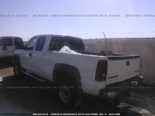 1GCHC29U33E104517 - 2003 CHEVROLET SILVERADO C2500 HEAVY DUTY WHITE photo 3