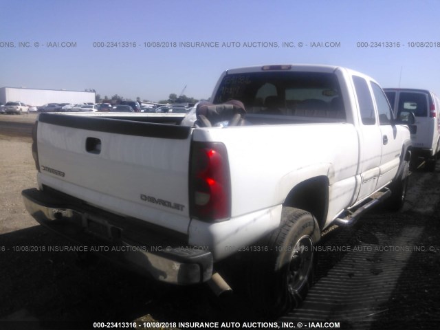 1GCHC29U33E104517 - 2003 CHEVROLET SILVERADO C2500 HEAVY DUTY WHITE photo 4