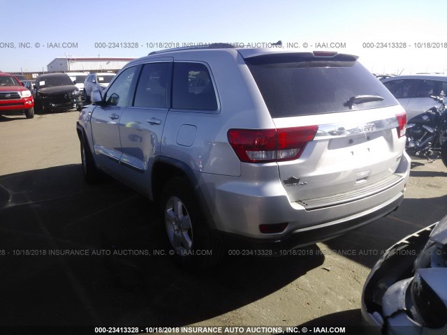 1C4RJEAG6CC136777 - 2012 JEEP GRAND CHEROKEE LAREDO SILVER photo 3