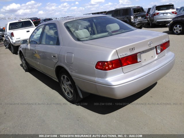 4T1BF28K7YU111718 - 2000 TOYOTA CAMRY LE/XLE 香槟色 照片 3