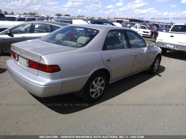 4T1BF28K7YU111718 - 2000 TOYOTA CAMRY LE/XLE 香槟色 照片 4