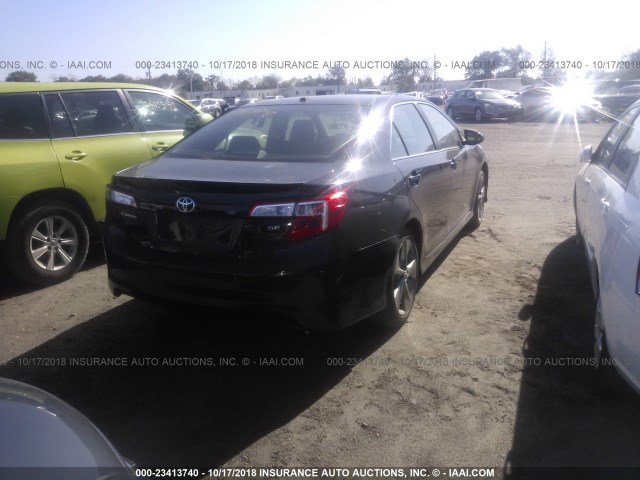 4T1BF1FK7EU351375 - 2014 TOYOTA CAMRY L/SE/LE/XLE Qara foto 4