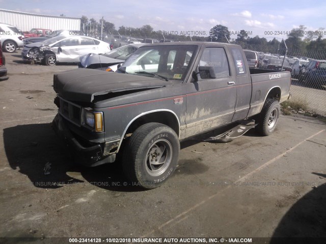 1GTCT19R5J2514721 - 1988 GMC S TRUCK S15 GRAY photo 2