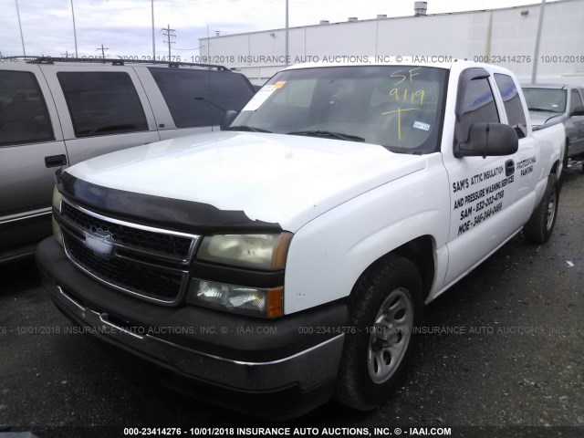 1GCEC19Z47Z110415 - 2007 CHEVROLET SILVERADO C1500 CLASSIC WHITE photo 2