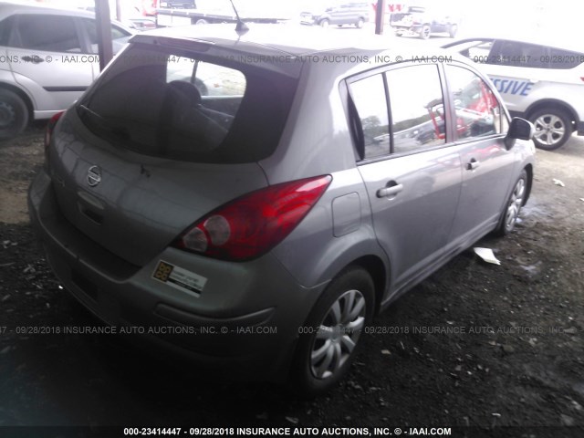 3N1BC13E77L371766 - 2007 NISSAN VERSA S/SL GRAY photo 4