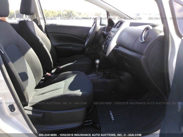 3N1CE2CP7HL379132 - 2017 NISSAN VERSA NOTE S/S PLUS/SV/SL/SR SILVER photo 5
