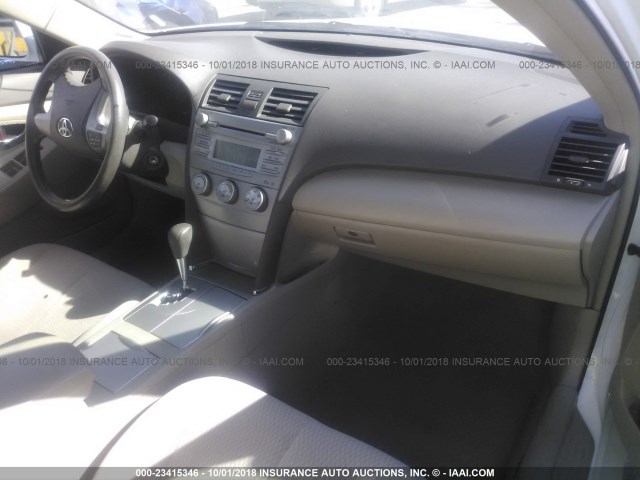 4T4BF3EK8AR030104 - 2010 TOYOTA CAMRY SE/LE/XLE 白色 照片 5