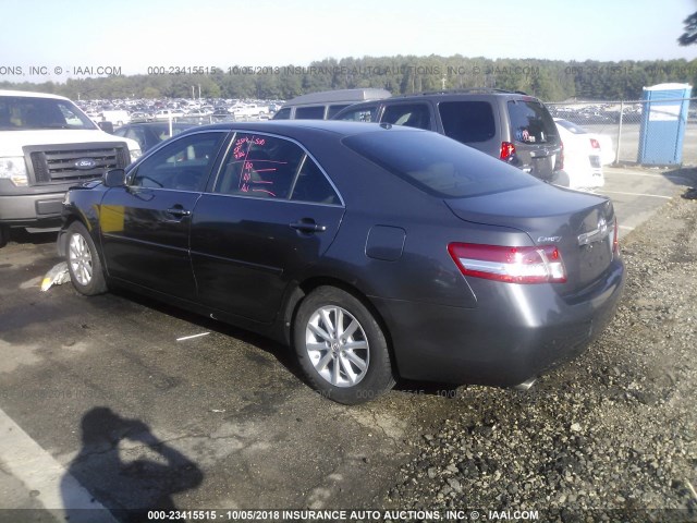 4T1BK3EK2BU124633 - 2011 TOYOTA CAMRY SE/LE/XLE GRAY photo 3