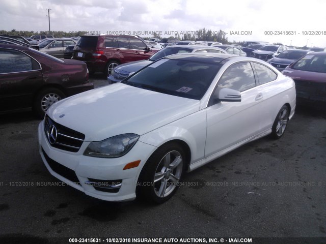 WDDGJ4HB6FG389015 - 2015 MERCEDES-BENZ C 250 WHITE photo 2