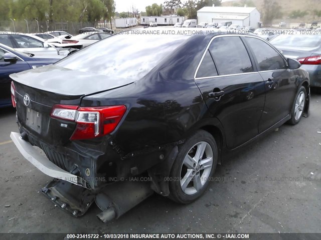 4T1BF1FK2EU839651 - 2014 TOYOTA CAMRY L/SE/LE/XLE შავი ფოტო 4
