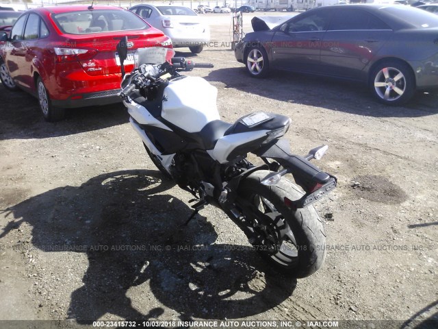 JKAEXEJ18HDA00920 - 2017 KAWASAKI EX650 J თეთრი ფოტო 3