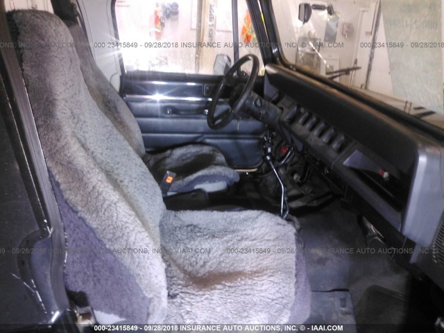 1J4FY29S1PP239619 - 1993 JEEP WRANGLER / YJ  BLACK photo 5