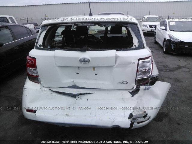 JTKKU4B46AJ056839 - 2010 TOYOTA SCION XD WHITE photo 6