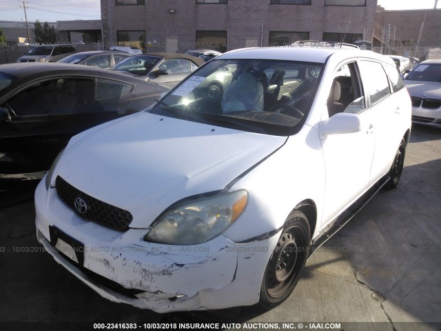 2T1KR32E74C290628 - 2004 TOYOTA COROLLA MATRIX XR WHITE photo 2