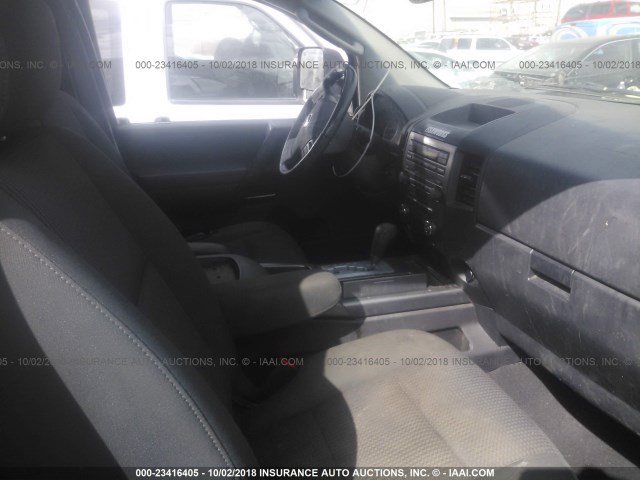 1N6AA06A38N350686 - 2008 NISSAN TITAN XE/LE/SE GRAY photo 5