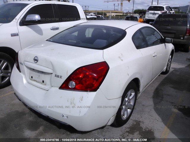 1N4AL24E38C217541 - 2008 NISSAN ALTIMA 2.5S WHITE photo 4