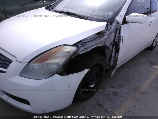 1N4AL24E38C217541 - 2008 NISSAN ALTIMA 2.5S WHITE photo 6