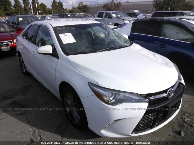 4T1BF1FK7GU116221 - 2016 TOYOTA CAMRY LE/XLE/SE/XSE WHITE photo 1