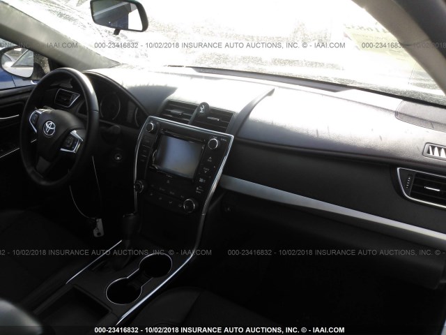 4T1BF1FK7GU116221 - 2016 TOYOTA CAMRY LE/XLE/SE/XSE WHITE photo 5