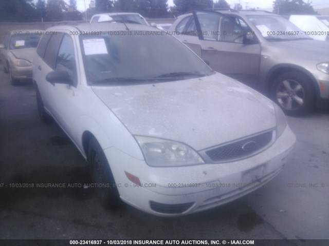 1FAHP36N75W246699 - 2005 FORD FOCUS ZXW WHITE photo 1