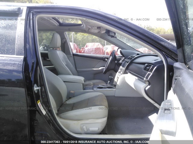 4T1BD1FK8DU092318 - 2013 TOYOTA CAMRY HYBRID/LE/XLE 黑色 照片 5