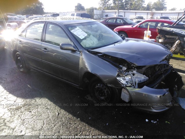 4T1BE32K74U814263 - 2004 TOYOTA CAMRY LE/XLE/SE 锡色 照片 1